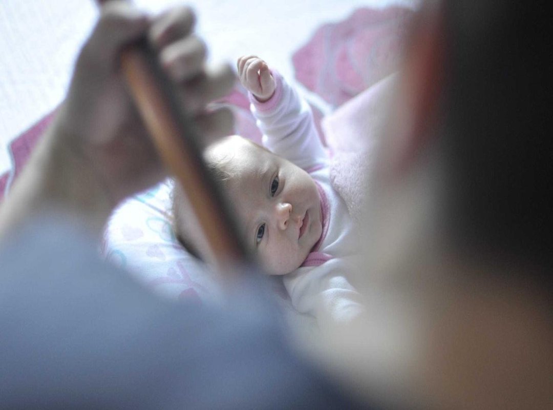 Steps to Select the Best Cute Baby Princess Pic for Your WhatsApp DP