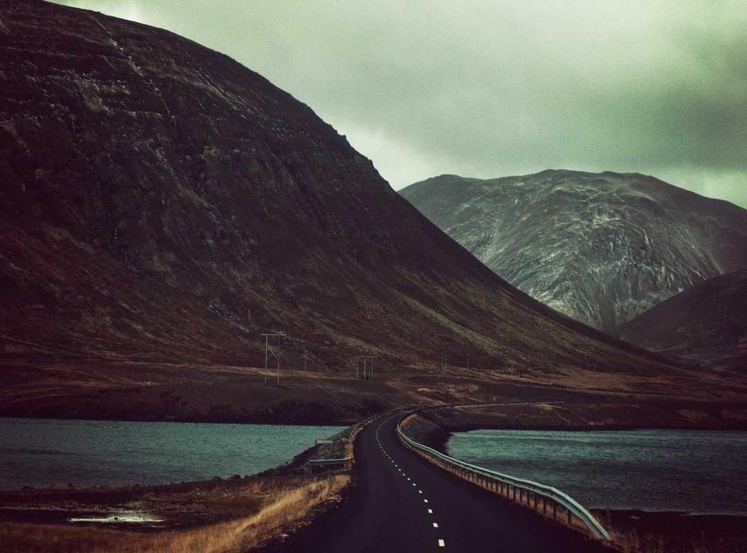 How to Get the 'Headless' or Invisible Head Effect